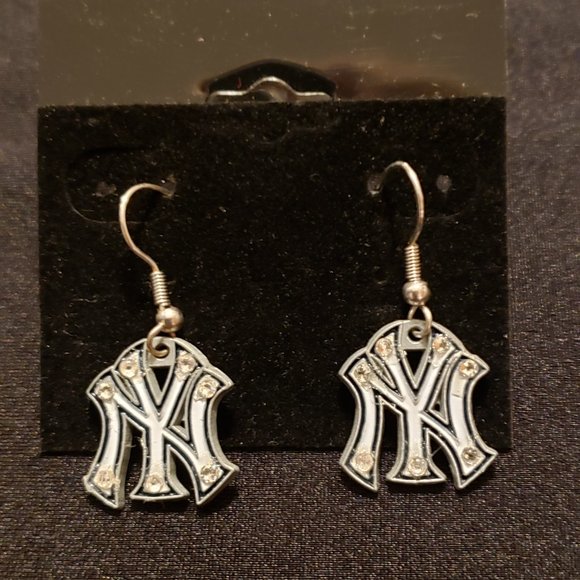 Baseball Fans! New York Yankees earrings - Picture 1 of 1